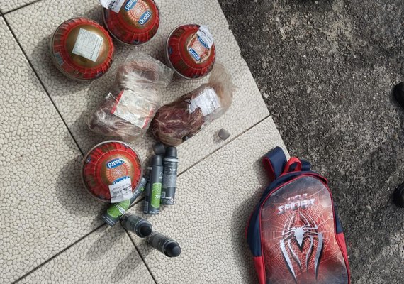 Homem tenta furtar produtos de supermercado no bairro Cruz das Almas