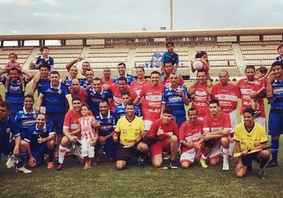 Bombeiros realizam 'Clássico das Multidões' em comemoração ao Dia dos Pais