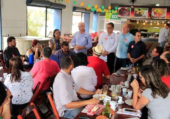 Comunicadores se reúnem contra candidatura de Jair Bolsonaro; assista ao vídeo
