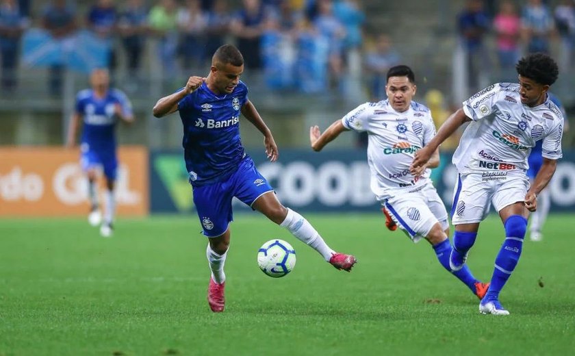 CSA leva gol no final e perde para o Grêmio por 2 a 1 em Porto Alegre