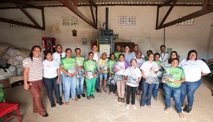 Programa CataMais entrega kits com EPIs a cooperativa de catadores em Arapiraca