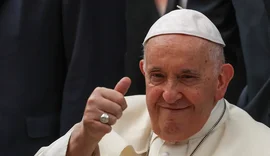 Papa Francisco sugere possibilidade de bênçãos para casais do mesmo sexo