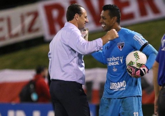 Rogério Ceni espera volta de Sidão na próxima semana e não define titular