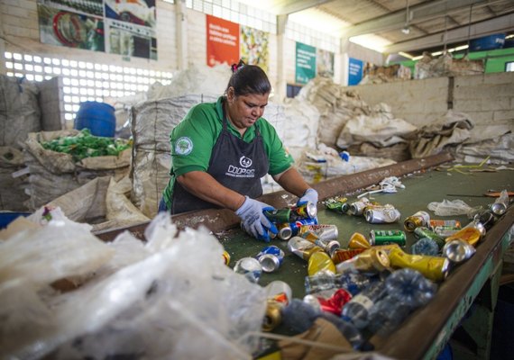 Prefeitura fecha programação para cooperativas de recicláveis atuarem em festejos juninos