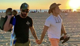 Ator Marco Pigossi assume namoro com diretor italiano: 'Chocando zero pessoas'