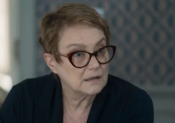 Vem aí! Mariana tem casa roubada, vê os bandidos levando tudo e fica sem um vintém