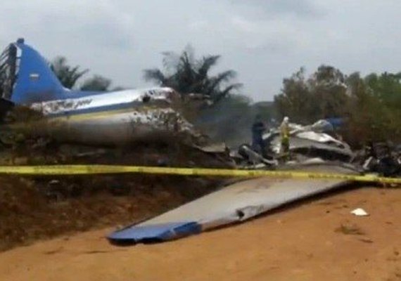 Queda de avião na Colômbia deixa ao menos 12 mortos