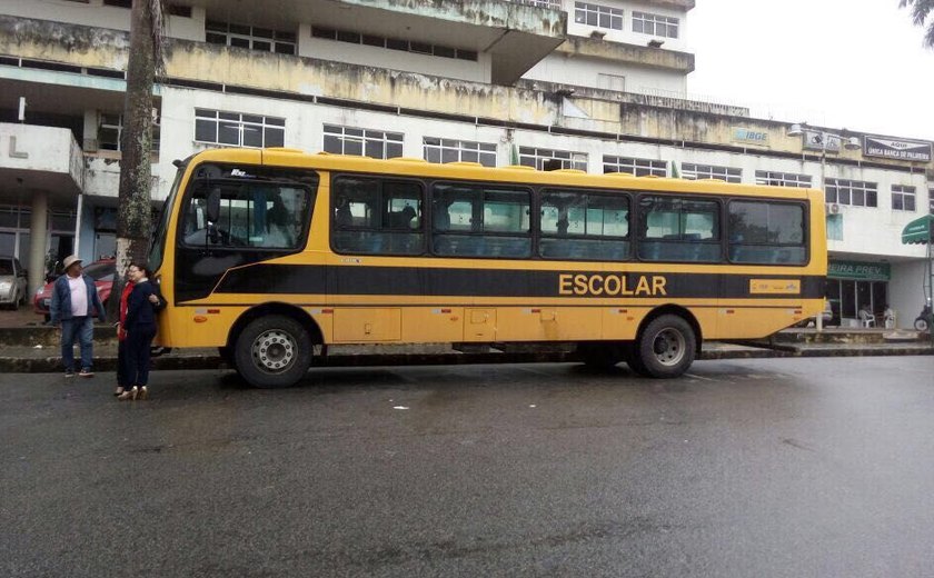 Palmeira recebe ônibus escolar de última geração