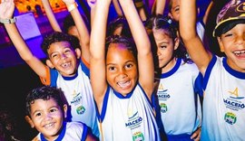 Ação leva crianças da rede pública municipal para dia de diversão no circo