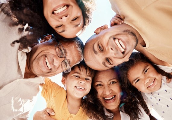 Especialistas explicam a ação da felicidade no cérebro e como ter uma vida mais feliz