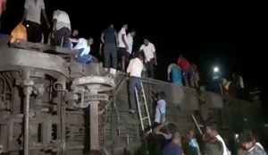 Acidente de trem na Índia deixa centenas de feridos e dezenas de mortes