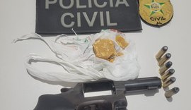 Homem acusado de homicídio é preso em operação da PCAL com arma, drogas e ligação com facção criminosa
