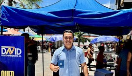 Vereador David do Emprego comemora aniversário com a população e realiza Gabinete Itinerante no centro de Maceió