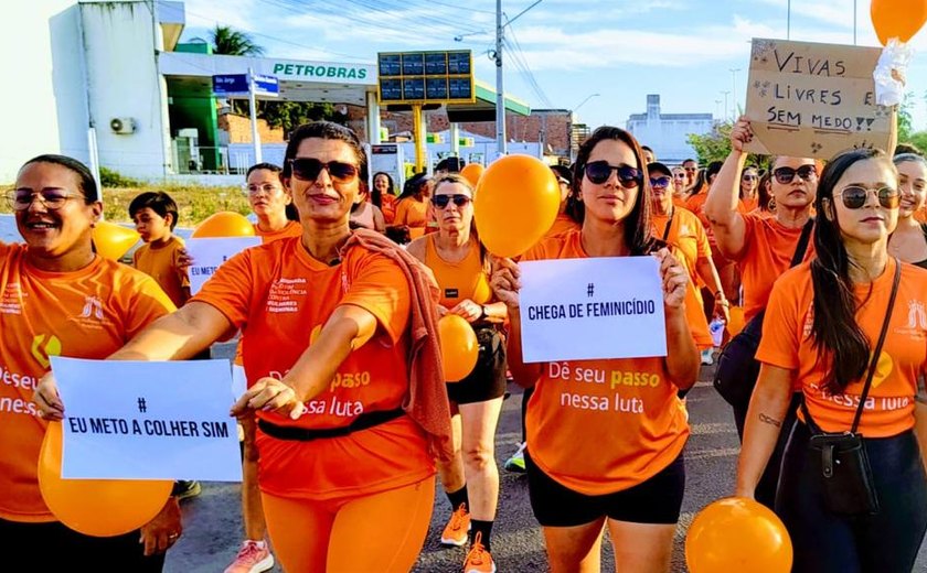 Caminhada reúne 200 pessoas em Arapiraca no combate à violência contra mulheres e meninas