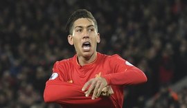 Klopp se nega a tirar Roberto Firmino do time titular do Liverpool