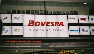 Bovespa opera em alta, puxada por Cemig e Eletrobras