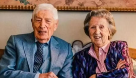 Casal de idosos de 93 anos morre junto de mãos dadas por eutanásia dupla