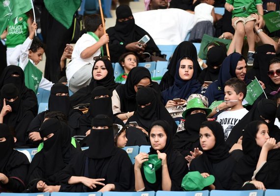 Arábia Saudita começa a criminalizar o assédio sexual