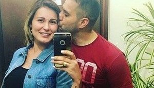 Andressa Urach apaga post em que confirma término de casamento