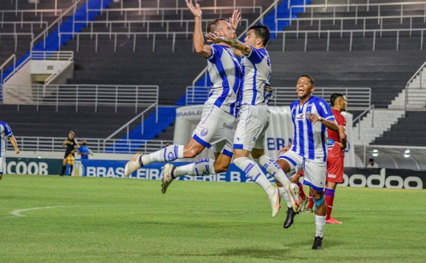 CSA goleia o Paraná no Estádio Rei Pelé e chega ao 10º lugar na classificação da Série B