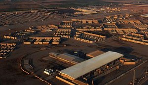 Bombas atingem base americana no Iraque e deixam feridos