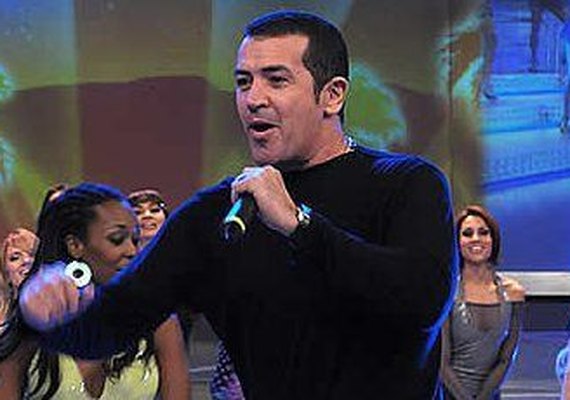 Beto Barbosa descobre câncer e passa por sessão de quimioterapia