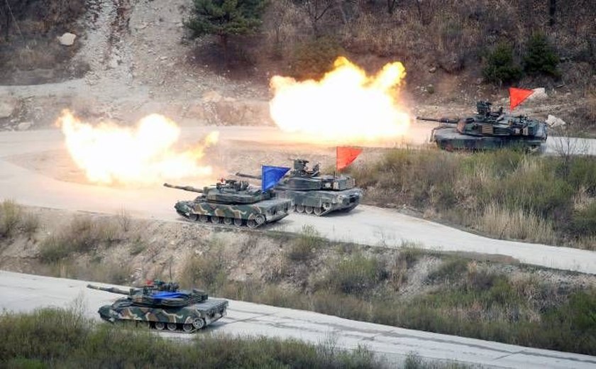 China exige que Estados Unidos e Coreia do Sul parem manobras militares