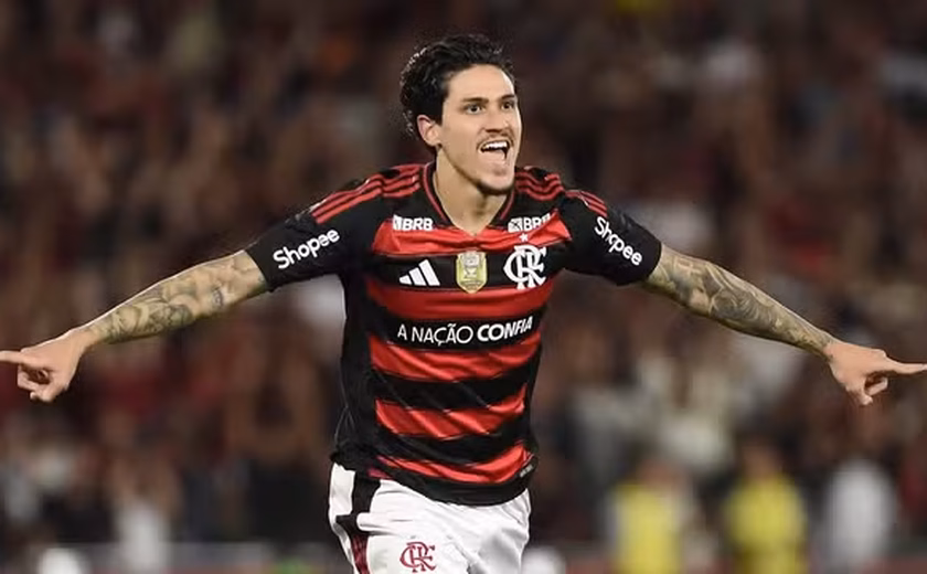 Flamengo goleia Vitória com maior placar desde 1984 no Brasileirão