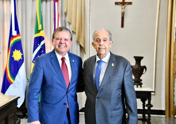 Celyrio Adamastor visita presidente do TJPE, em despedida da gestão