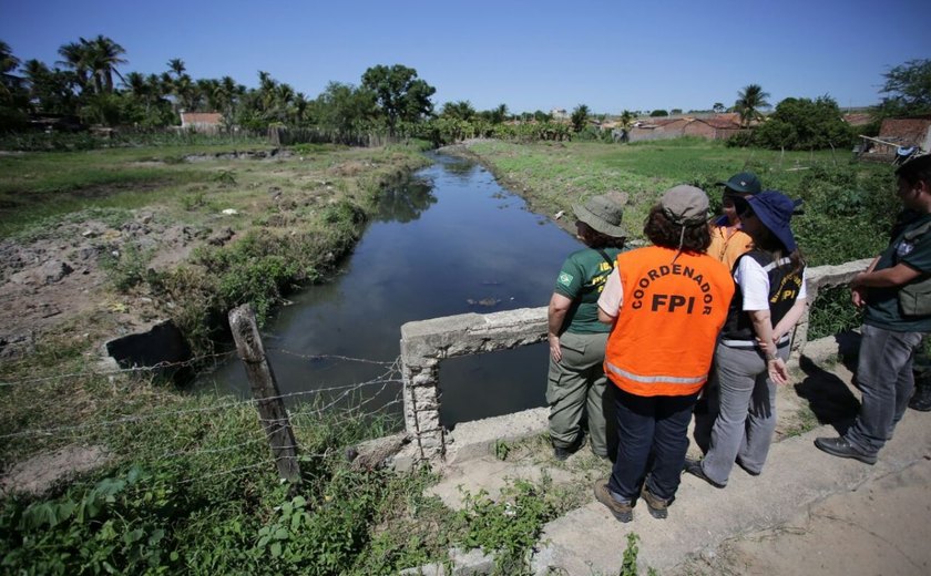 Força-tarefa flagra lançamento de esgoto em afluente do Rio São Francisco