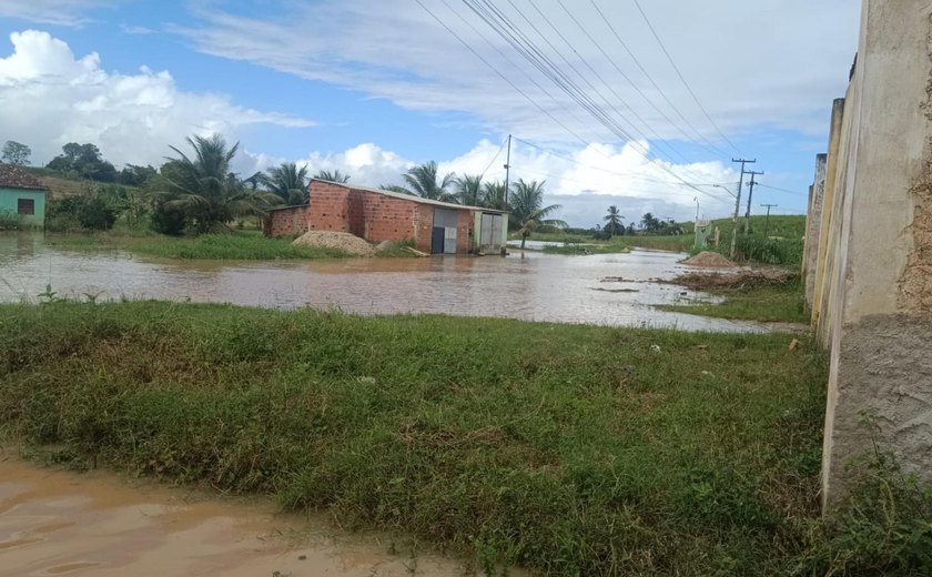 Defesa Civil e Semarh monitoram rios Jacuípe e Camaragibe e registram 150 desabrigados e desalojados em AL