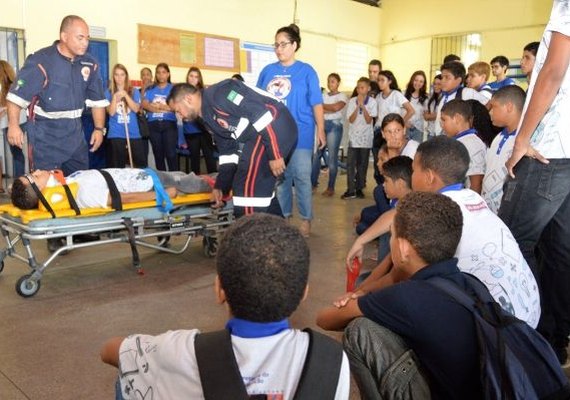 Projeto Samu nas Escolas retoma ações para continuar reduzindo o número de trotes