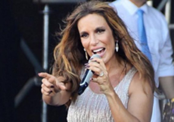 Ivete Sangalo deixa Ana Furtado sem graça na TV: 'Fátima, por que não está aqui?'