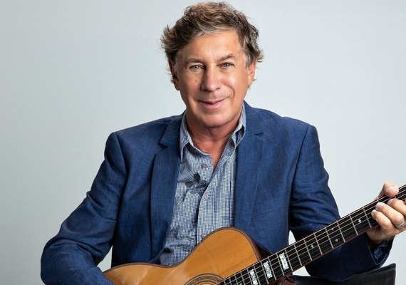 Flávio Venturini chega a Maceió com show que celebra 50 anos de carreira