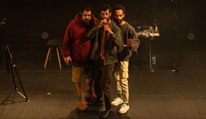 Grupo Magiluth, de Pernambuco, se apresenta no Theatro Homerinho com ingressos a preços populares
