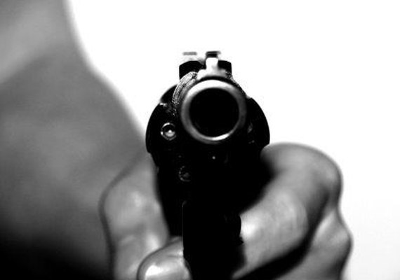 Dupla de criminosos encapuzados executa homem no Bebedouro