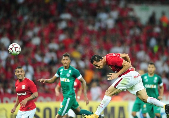Internacional vence o Goiás e assume vice-liderança da Série B