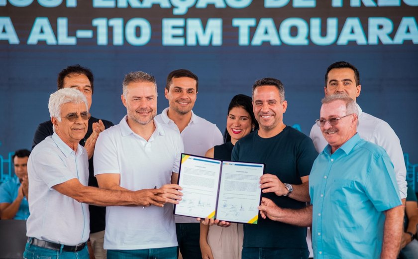 Paulo Dantas assina ordem de serviço para recuperação da AL-110 em Taquarana