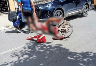 Colisão entre três veículos deixa condutor de cinquentinha ferido em Arapiraca