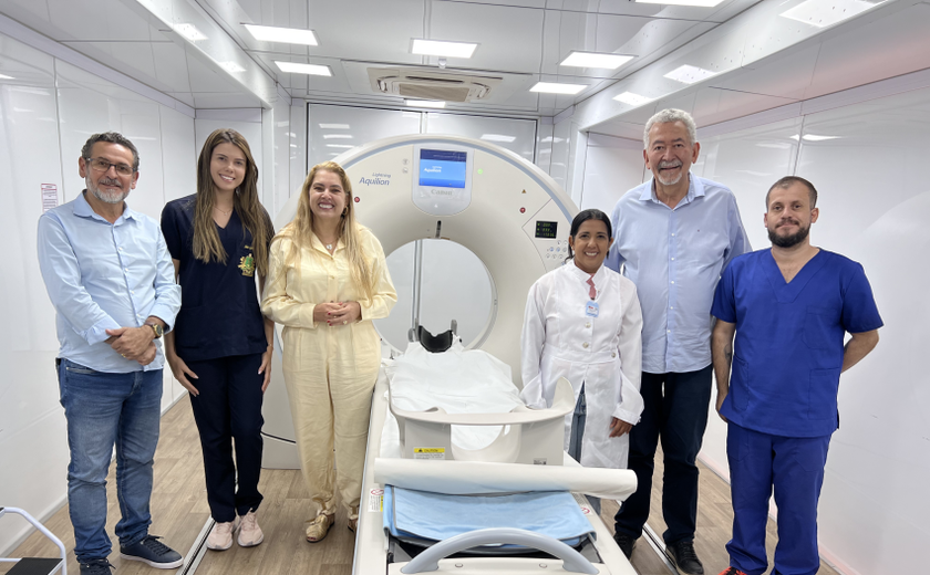 Paulão leva carreta da saúde para Palmeira dos Índios