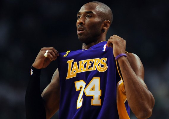 Kobe Bryant morre em acidente de helicóptero nos Estados Unidos aos 41 anos