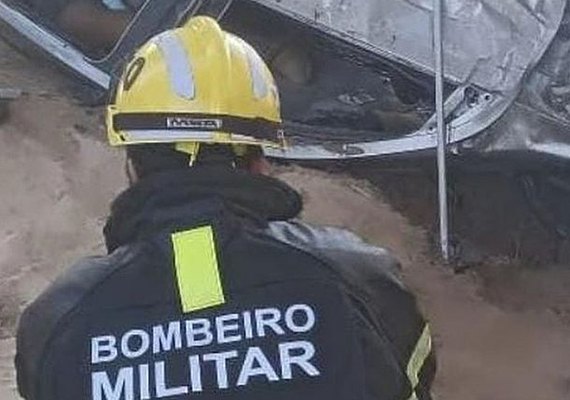 Condutor morre após perder o controle da direção e cair de viaduto na BR-101