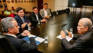 Fábio Bittencourt discute acordos de cooperação com presidente da AMA