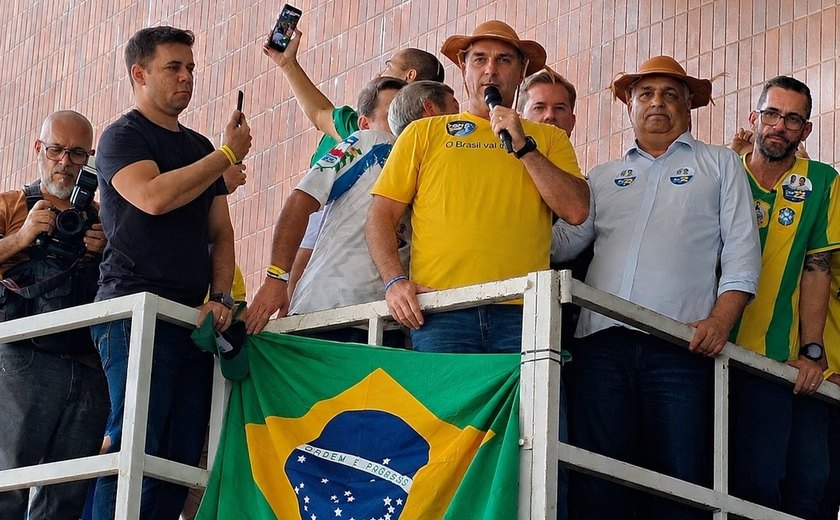 “JHC está com a gente na campanha”, diz Flávio Bolsonaro em Maceió