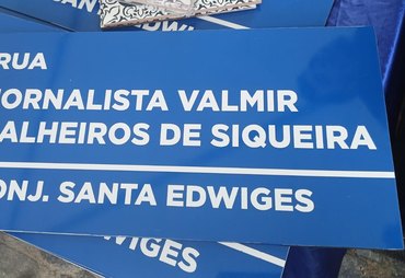 Prefeitura de Atalaia entrega certidões do programa “Um Endereço para Chamar de Seu” no Conjunto Santa Edwiges