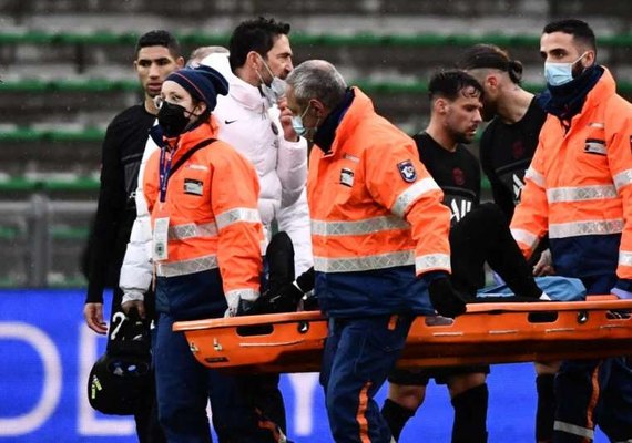 PSG vence Saint-Étienne com dois de Marquinhos, mas Neymar deixa campo de maca