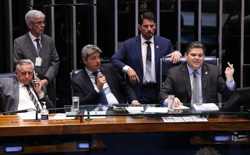 Davi Alcolumbre retira PEC da Segurança Pública da pauta do Senado