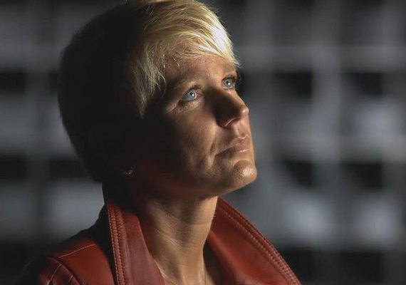 Xuxa retorna à tela da Globo para entrevista a Pedro Bial