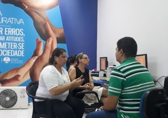 Central de Interpretação de Libras promove inclusão para deficientes auditivos em AL