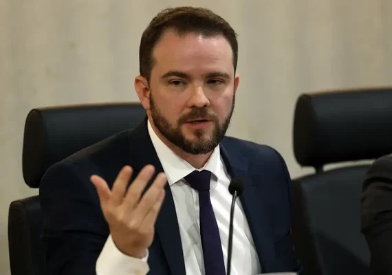 Governo federal propõe subsídio de R$ 1,20 ao diesel após impasse do ICMS